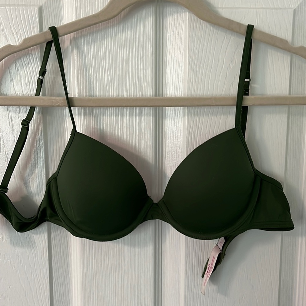 Pink Victoria’s Secret bra